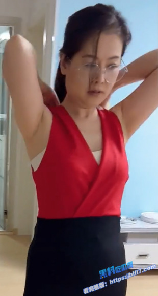 抖音气质熟女 菲菲姐 高价私拍流出 微胖身材肉感十足 露奶掰穴自慰淫荡不堪！3