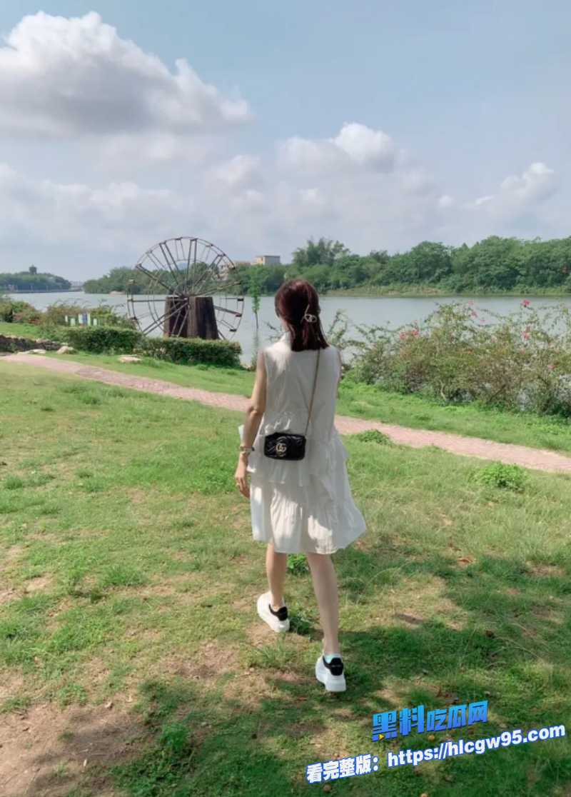 极品美艳嫂嫂网贷逾期后不知所措叫上小叔子来帮忙 1