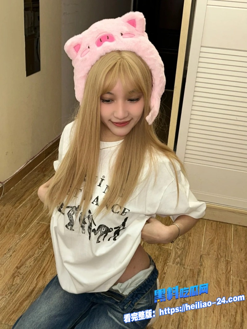 花臂黄毛精神小妹双飞大秀纹身白虎姐妹互口叠罗汉骚浪反差到极致5 花臂黄毛精神小妹双飞大秀纹身白虎姐妹互口叠罗汉骚浪反差到极致5