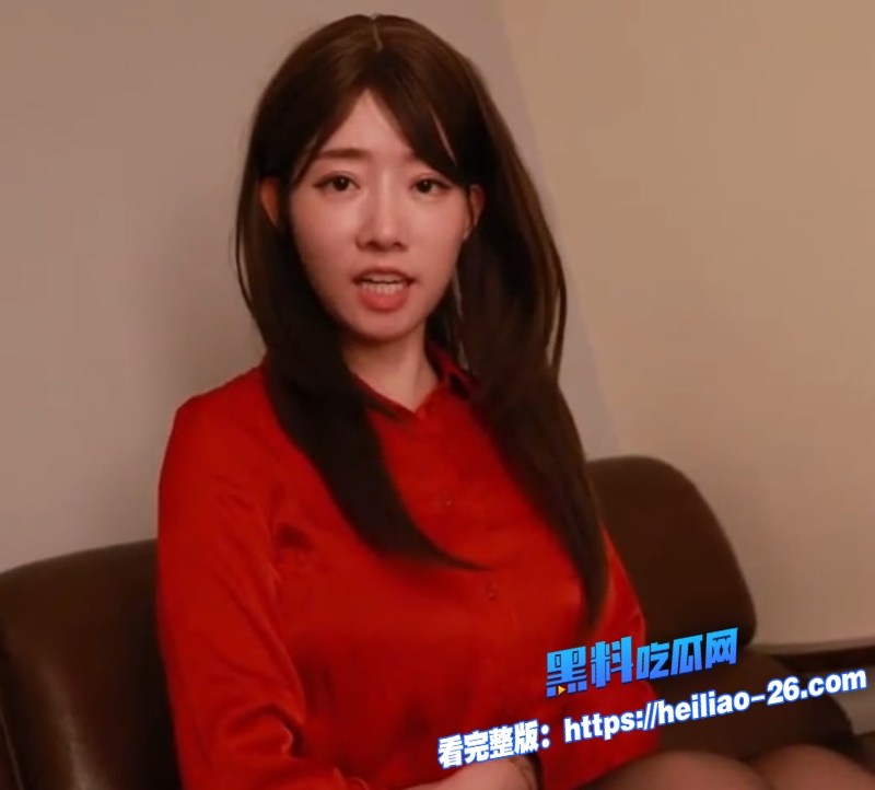 顶级颜值反差女神偷窥美艳女上司裙底风光被抓现行4