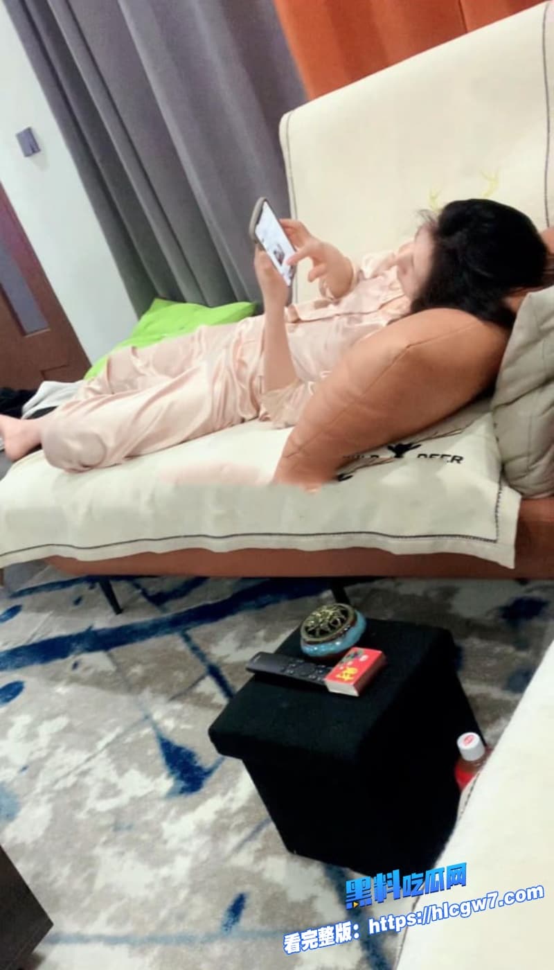 海角乱伦系列亲姐弟做爱全程高能姐姐一边骑乘一边警告再内射就永远不许碰我14 海角乱伦系列亲姐弟做爱全程高能姐姐一边骑乘一边警告再内射就永远不许碰我14