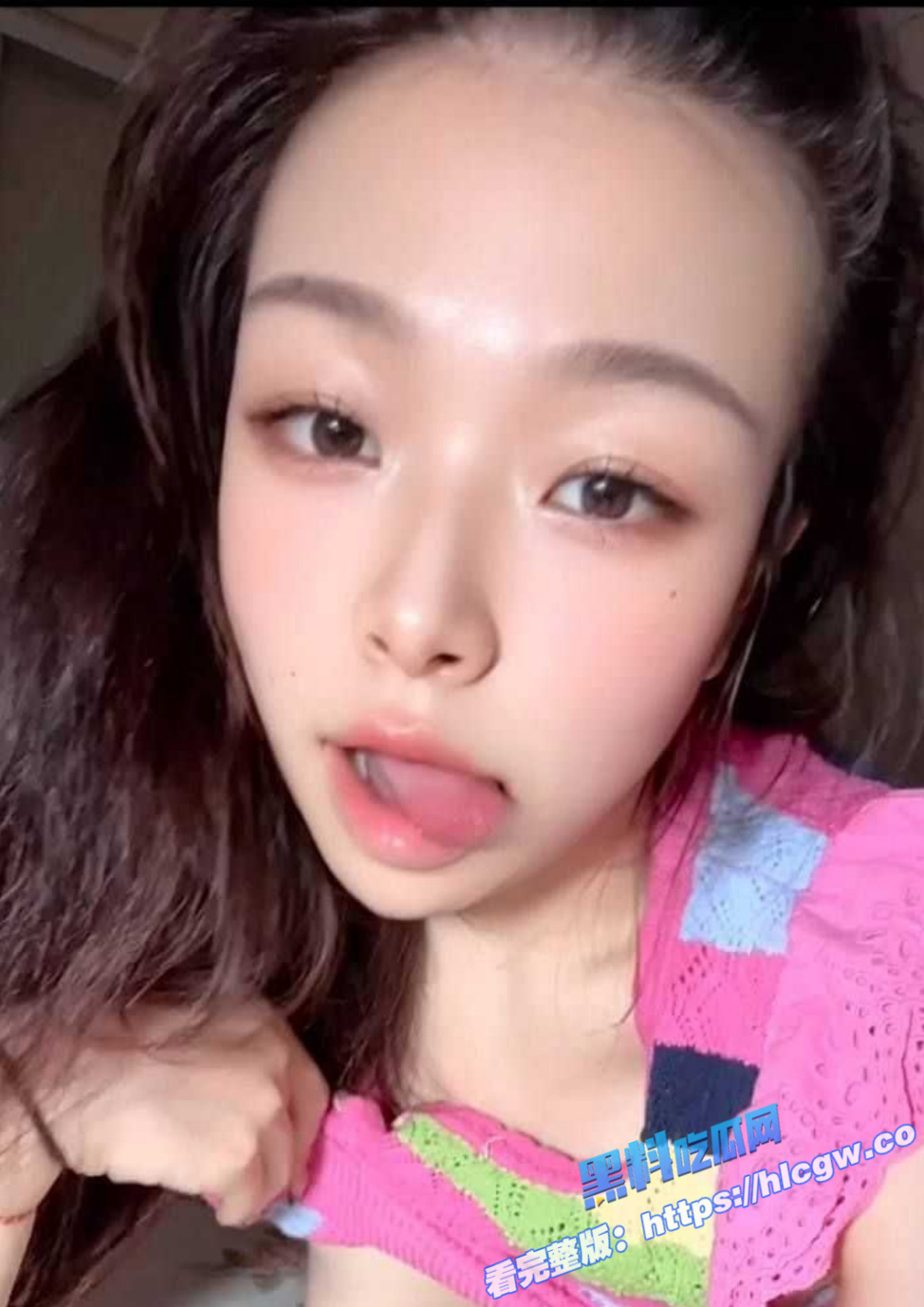 贵州师范大学 杨怡真 被人爆出大量不雅照片 骚的舔自己脚趾！图4