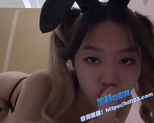 OF推特福利姬 musadolls 顶级反差少女 对镜自拍视频曝光 假屌自慰 骚穴淫水横流！1