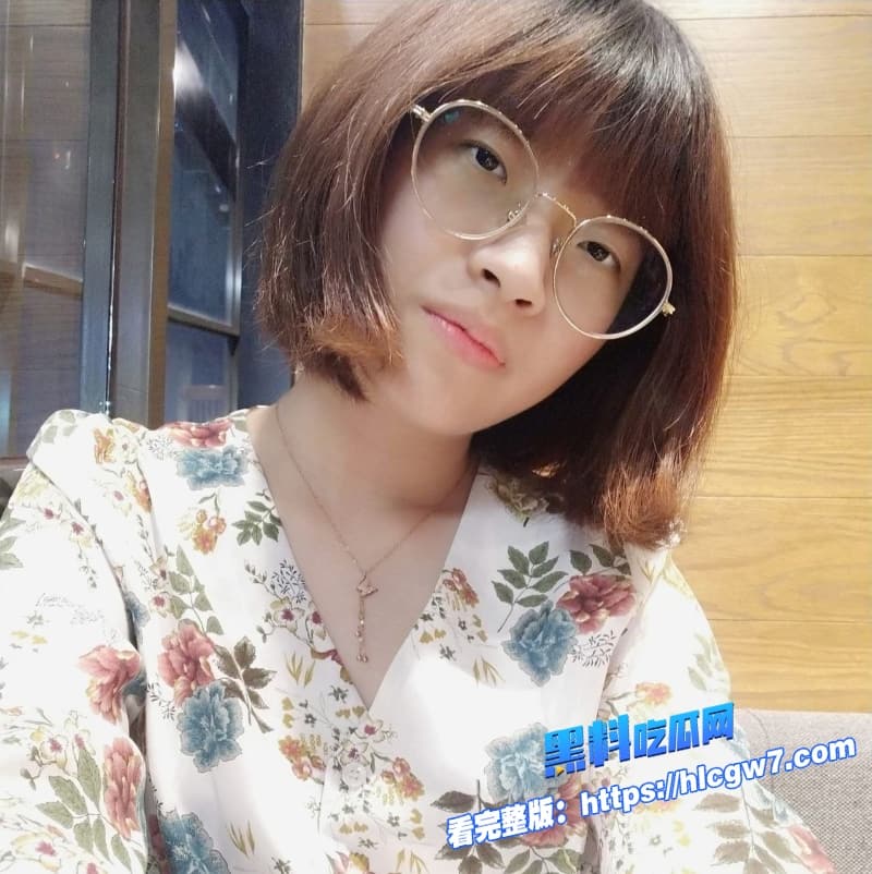 台湾短发眼镜妹林霜渟清纯嫩妹变成反差母狗背着男友在酒店和小三偷情视频流出3 台湾短发眼镜妹林霜渟清纯嫩妹变成反差母狗背着男友在酒店和小三偷情视频流出3