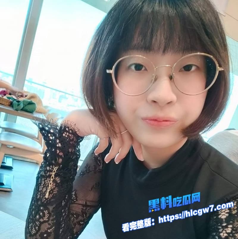 台湾短发眼镜妹林霜渟清纯嫩妹变成反差母狗背着男友在酒店和小三偷情视频流出7 台湾短发眼镜妹林霜渟清纯嫩妹变成反差母狗背着男友在酒店和小三偷情视频流出7