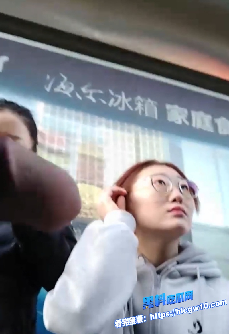 光天化日变态黑虎街射街头当着小姐姐面玩屌路过美女拉姐妹逃跑 6 光天化日变态黑虎街射街头当着小姐姐面玩屌路过美女拉姐妹逃跑 6