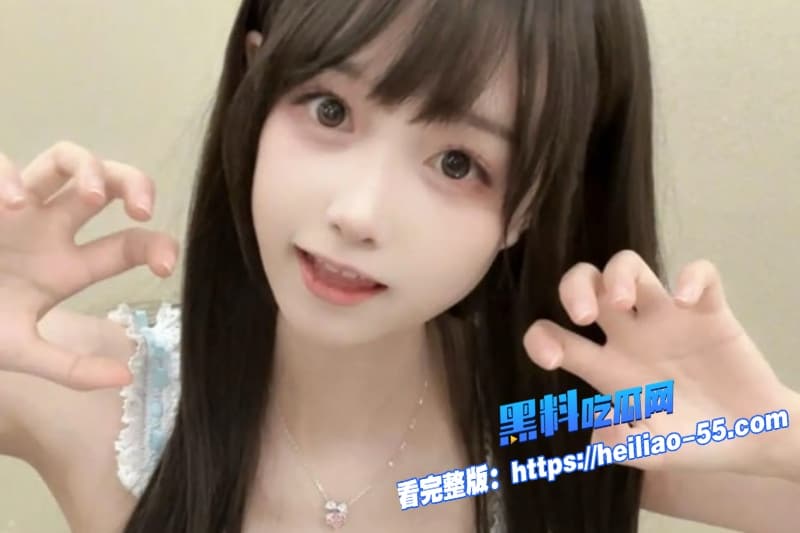 真实兄妹乱伦趁父母不在家哥哥强行插入正在打游戏开麦的妹妹极品白虎嫩穴看的人下面真的受不了2 真实兄妹乱伦趁父母不在家哥哥强行插入正在打游戏开麦的妹妹极品白虎嫩穴看的人下面真的受不了2