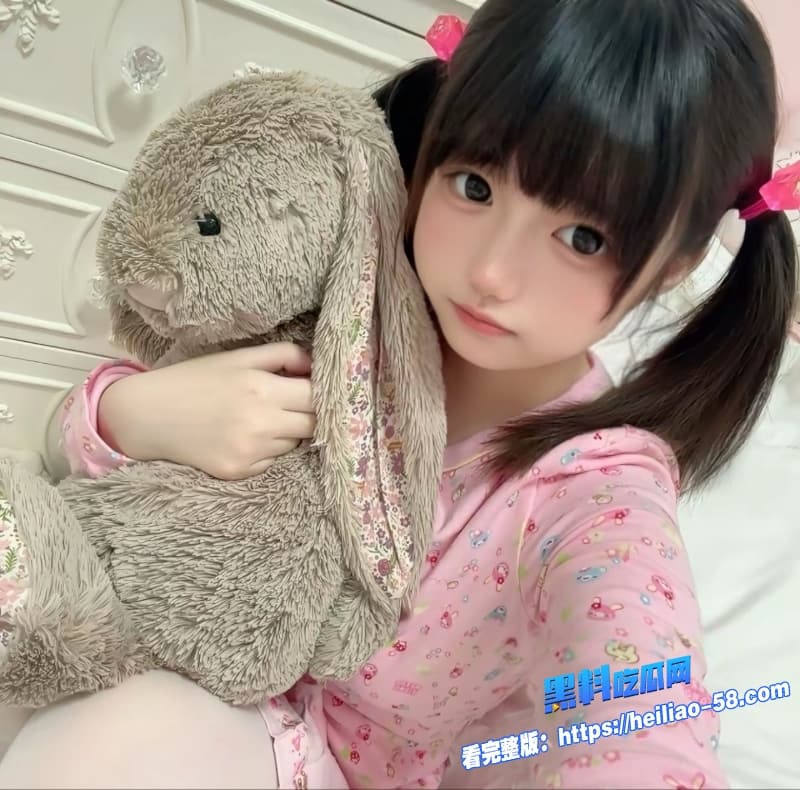 推特高颜值极品萝莉小小呆做爱自拍合集白虎嫩穴遭男友各种姿势疯狂打桩网友直呼受不了4