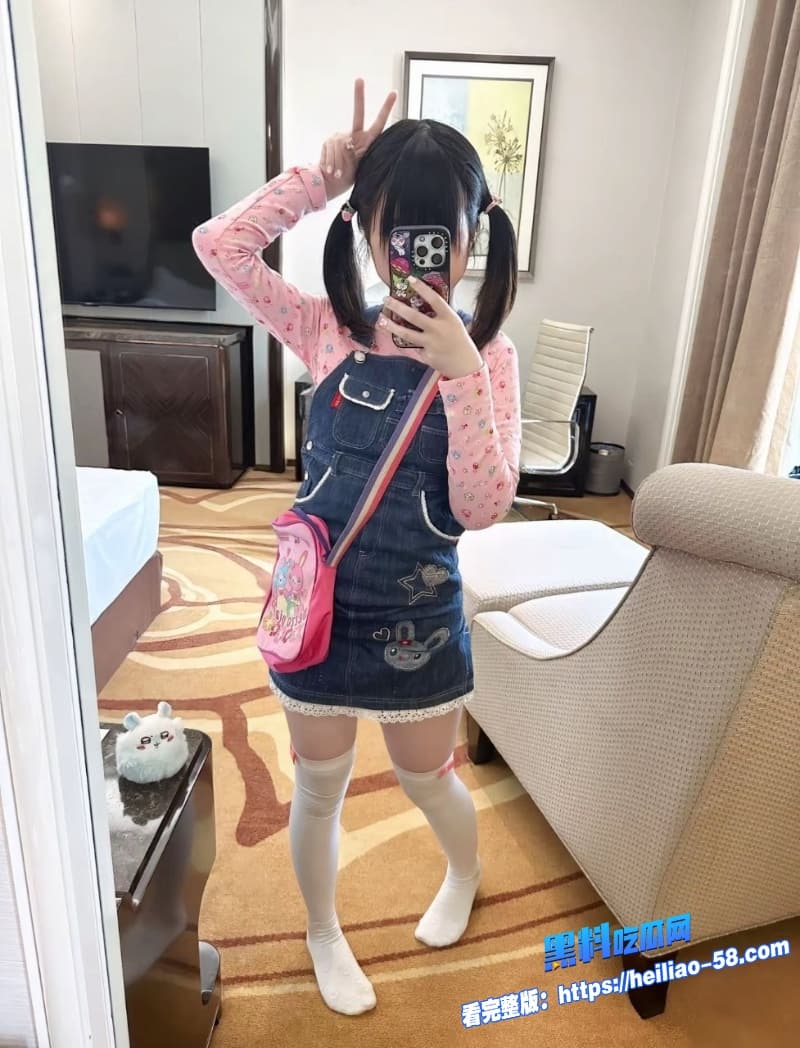 推特高颜值极品萝莉小小呆做爱自拍合集白虎嫩穴遭男友各种姿势疯狂打桩网友直呼受不了5