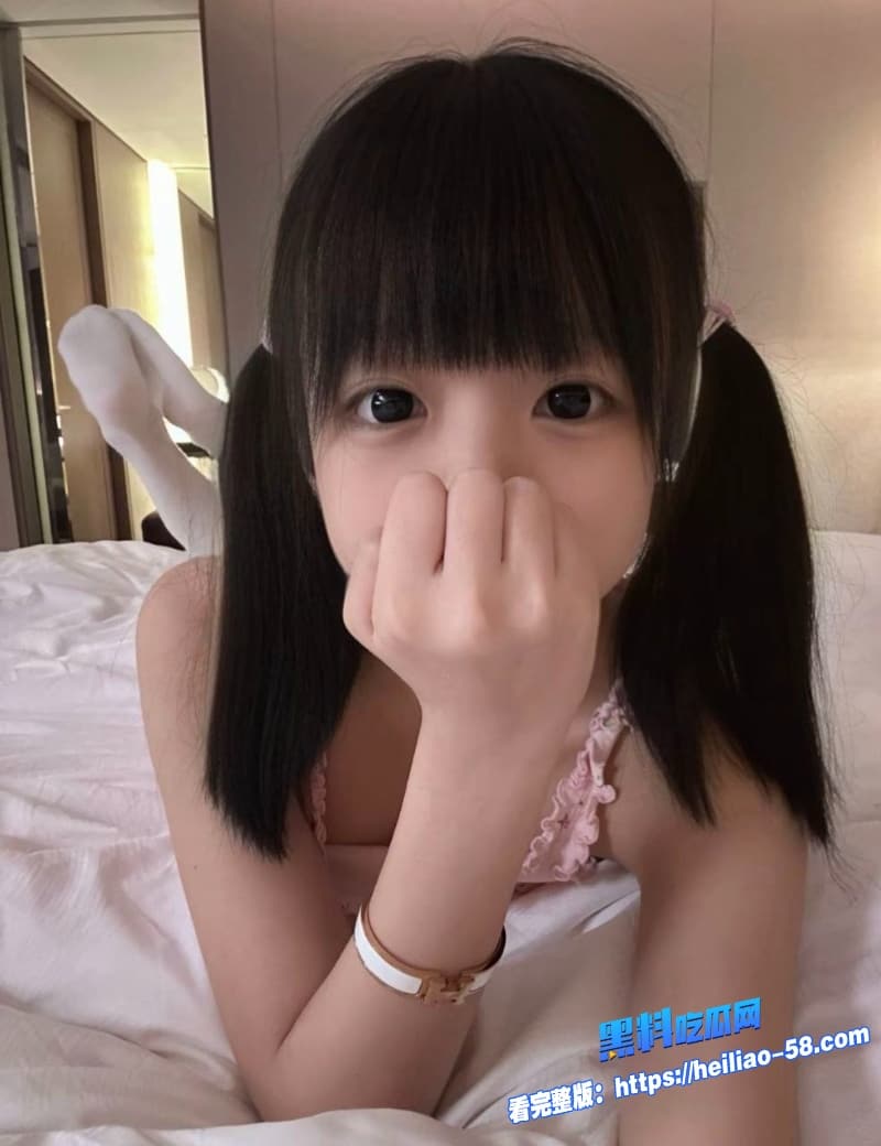 推特高颜值极品萝莉小小呆做爱自拍合集白虎嫩穴遭男友各种姿势疯狂打桩网友直呼受不了12