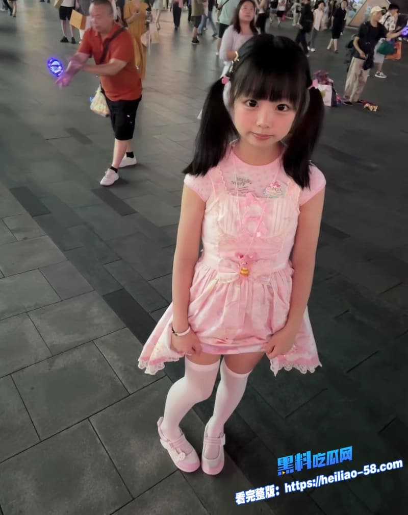推特高颜值极品萝莉小小呆做爱自拍合集白虎嫩穴遭男友各种姿势疯狂打桩网友直呼受不了14