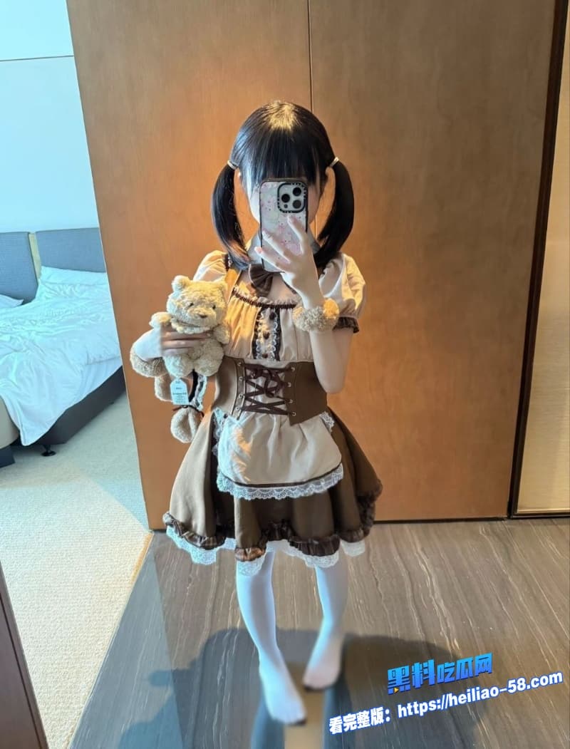 推特高颜值极品萝莉小小呆做爱自拍合集白虎嫩穴遭男友各种姿势疯狂打桩网友直呼受不了19