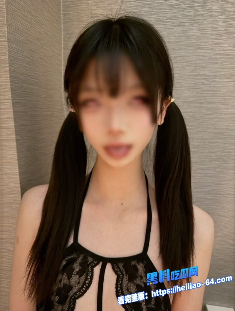 推特双马尾萝莉金币崽不雅视频流出身穿性感情趣内衣手持按摩棒疯狂自慰3