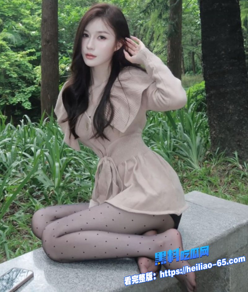 主人下班回家黑丝巨乳女仆主动的跪舔鸡巴帝王般猛干翘臀母狗5 主人下班回家黑丝巨乳女仆主动的跪舔鸡巴帝王般猛干翘臀母狗5