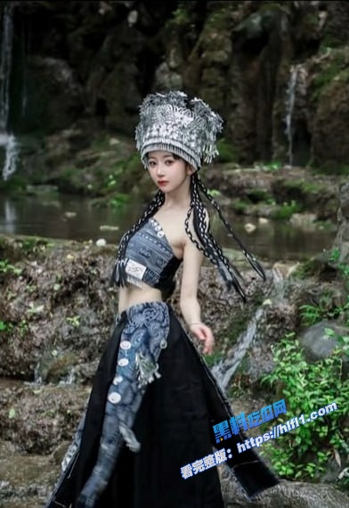 B站美女博主 猫小娴 下海接金主高价定制 各种制服诱惑三点全露 表演呻吟勾人心魄！4
