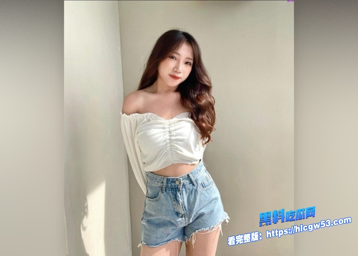 知名IG网红不雅啪啪视频流出照片里清纯女神私下里是淫荡母狗深情口嗦龟头看的人鸡儿梆硬 图2WH700x500px 知名IG网红不雅啪啪视频流出照片里清纯女神私下里是淫荡母狗深情口嗦龟头看的人鸡儿梆硬 图2WH700x500px