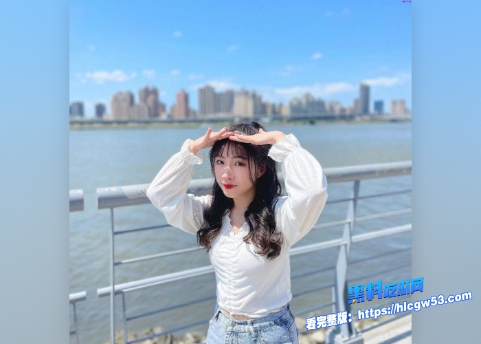 知名IG网红不雅啪啪视频流出照片里清纯女神私下里是淫荡母狗深情口嗦龟头看的人鸡儿梆硬 图6WH700x500px 知名IG网红不雅啪啪视频流出照片里清纯女神私下里是淫荡母狗深情口嗦龟头看的人鸡儿梆硬 图6WH700x500px