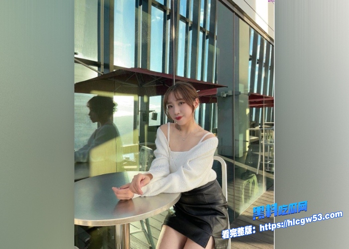 知名IG网红不雅啪啪视频流出照片里清纯女神私下里是淫荡母狗深情口嗦龟头看的人鸡儿梆硬 图7WH700x500px 知名IG网红不雅啪啪视频流出照片里清纯女神私下里是淫荡母狗深情口嗦龟头看的人鸡儿梆硬 图7WH700x500px