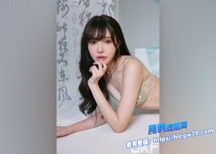 黑料解说 新有菜高叉泳衣秀美腿榨干下属每一滴精液11