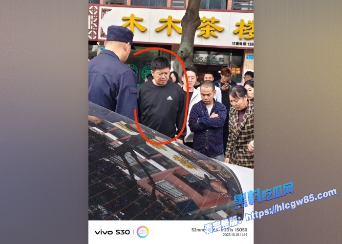 学生妹当小三被原配当街抓奸！ 1