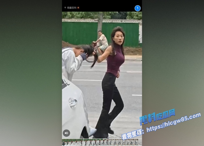 学生妹当小三被原配当街抓奸！ 7