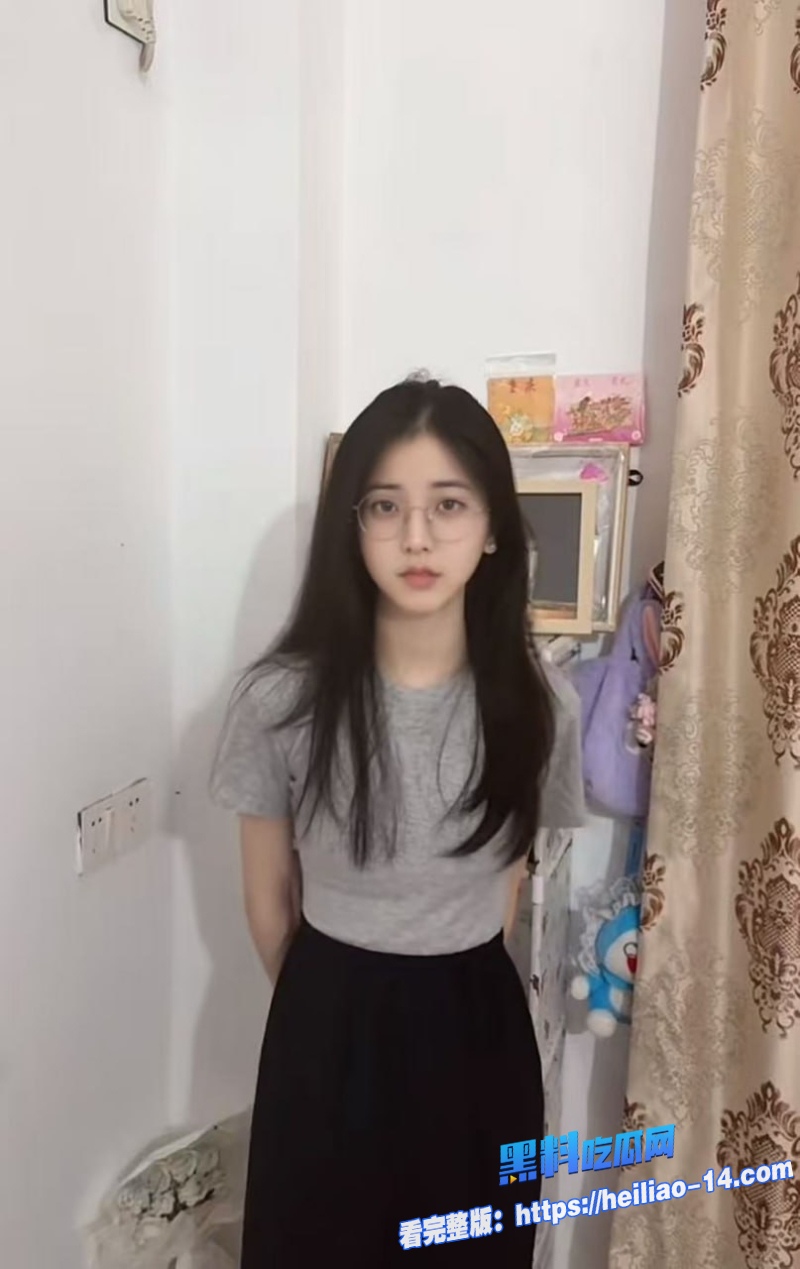 潜规则女秘书为提前转正深夜加班被禽兽老板按在床上强行内射5