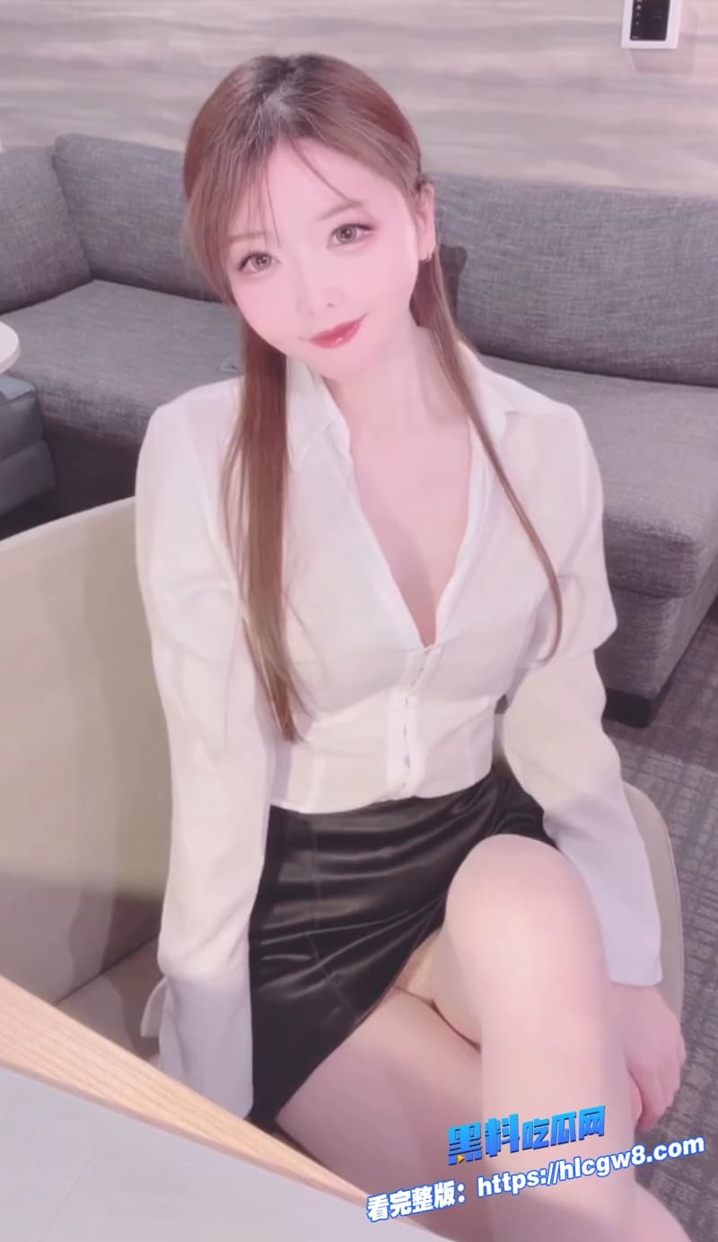 OnlyFans日本网红反差嫩妹yuipeachpie湿身诱惑福利视频流出椰奶少女被强制深喉到呛咳7