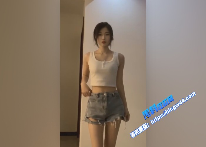 抖音反差小网红刘女神黑丝大长腿日常乖乖女和男友独处就是淫娃喜欢深喉大屌 图5WH700x500px