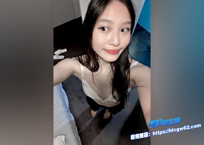 清纯可爱英国留学生一出国秒变洋人母狗精盆性爱视频曝光被大屌插的语无伦次内射整管精液小穴塞不下直接流出大部分 图4