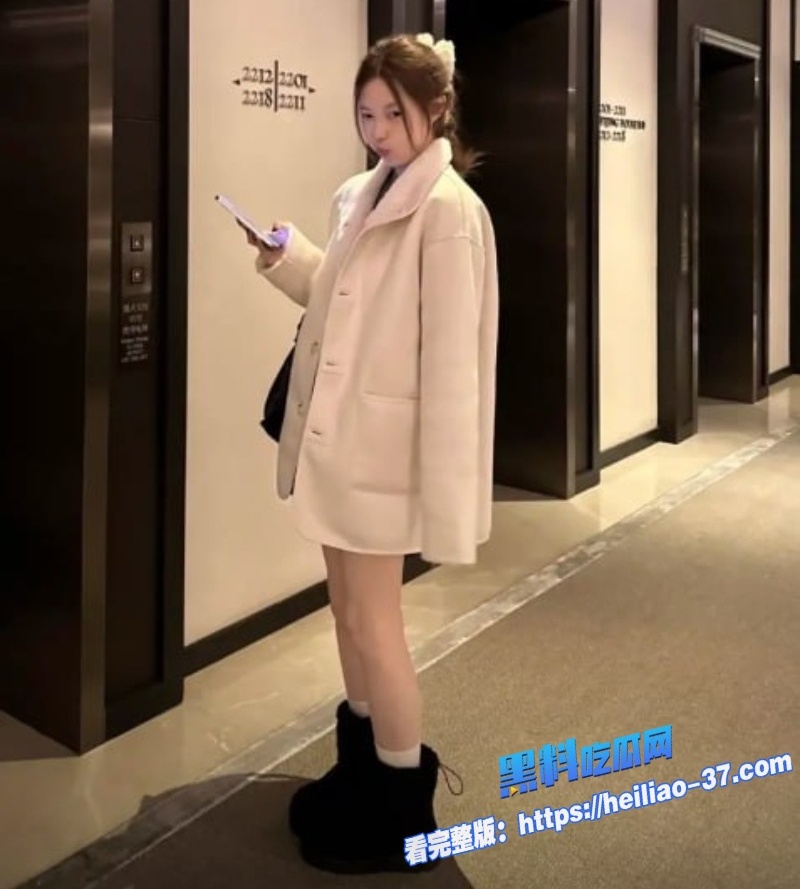 高颜值女神展现惊人淫荡身材娇嫩抗操到飞起各种姿势随便玩她求着爸爸用力3 高颜值女神展现惊人淫荡身材娇嫩抗操到飞起各种姿势随便玩她求着爸爸用力3