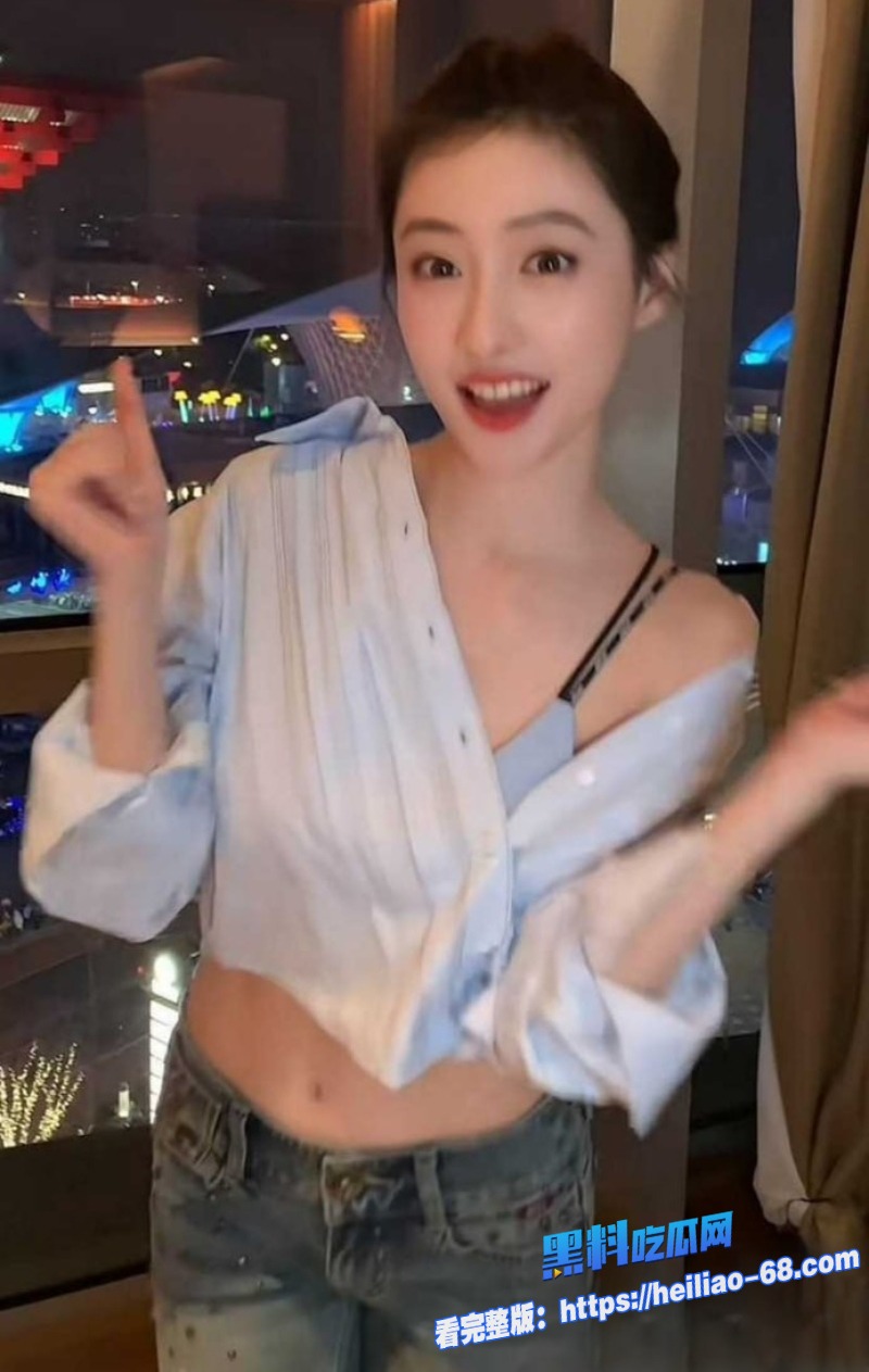 23岁当红小花胡连馨继裸聊事件后再爆15万天价陪睡不雅视频全网疯传5