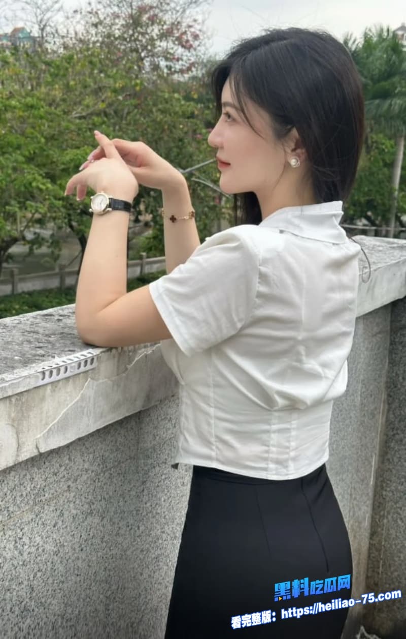 绿帽老公灌醉白虎老婆后叫同事酒店群P她黑丝跪舔浪叫求操太骚了5 绿帽老公灌醉白虎老婆后叫同事酒店群P她黑丝跪舔浪叫求操太骚了5