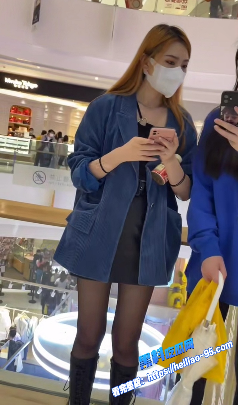 抄底偷拍黑丝短裙口罩极品美女鲍鱼痕迹全露CD小哥再现神级素材6