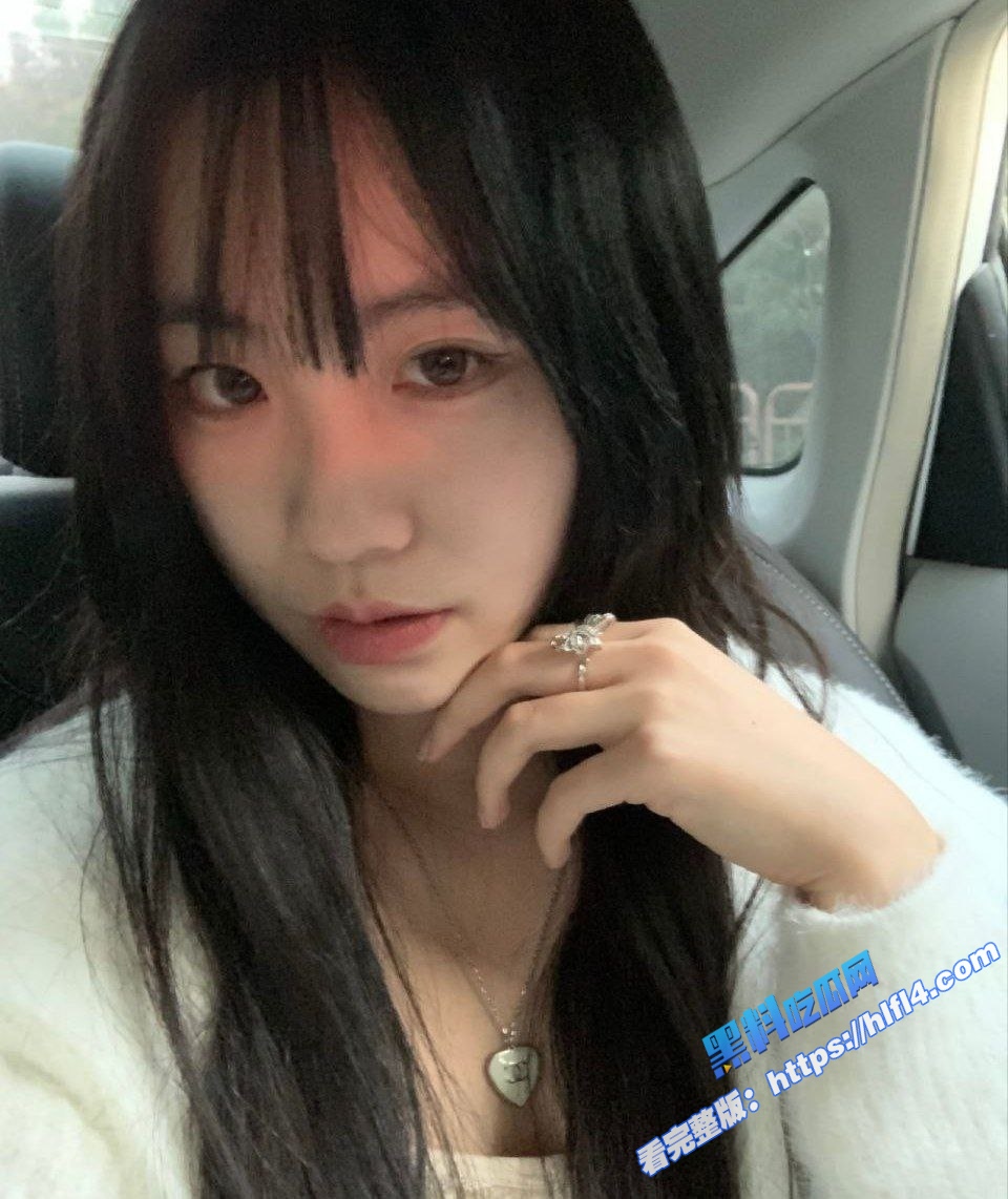 推特白虎萝莉福利姬 悲哀小狗 身材苗条大奶翘臀 掰开蜜穴求操 手搓假屌疯狂淫叫！2