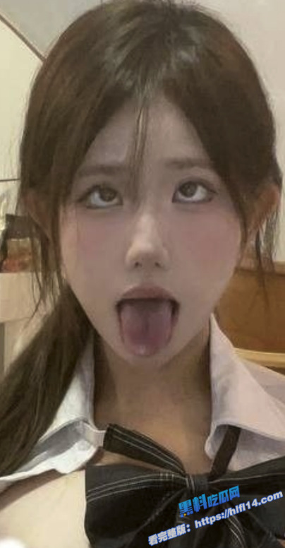 蜜桃臀JK女大学生 高马尾穿黑丝撅起屁股等待哥哥插入,粉嫩小穴穴操起来一定很带劲3 蜜桃臀JK女大学生 高马尾穿黑丝撅起屁股等待哥哥插入,粉嫩小穴穴操起来一定很带劲3