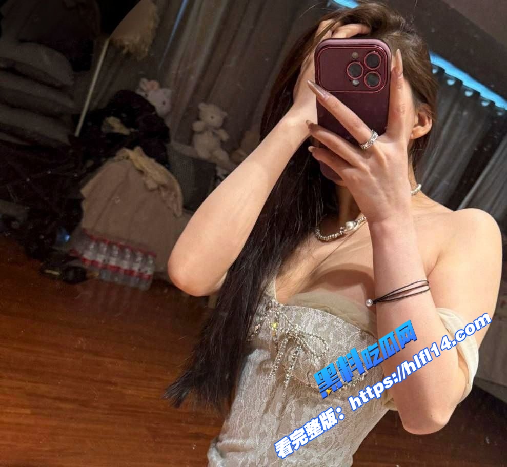 福建03年小骚鸡 江雨晨 主动在网上撩骚约炮 用约炮的名义骗钱被曝光!图3 福建03年小骚鸡 江雨晨 主动在网上撩骚约炮 用约炮的名义骗钱被曝光!图3