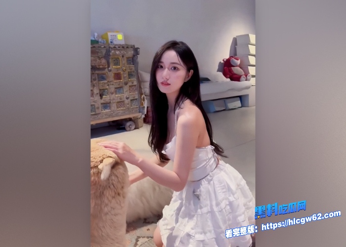 高颜值网红名媛云盘视频泄密被金主带到宾馆足交绵绵白袜加上灵活的脚丫别有一般风味 图1