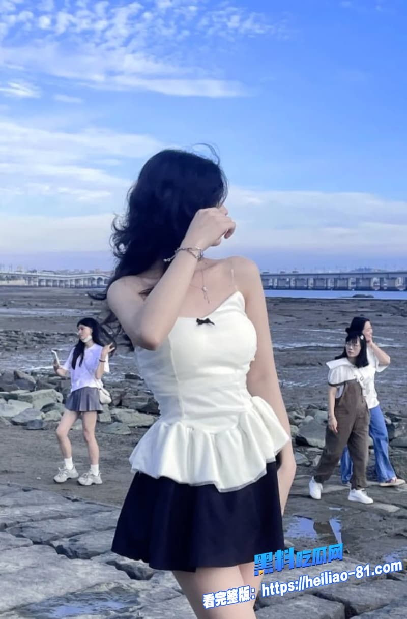 白富美巨乳学姐露脸狂吞学弟巨屌极品白虎嫩穴被各种姿势疯狂抽插到外翻2