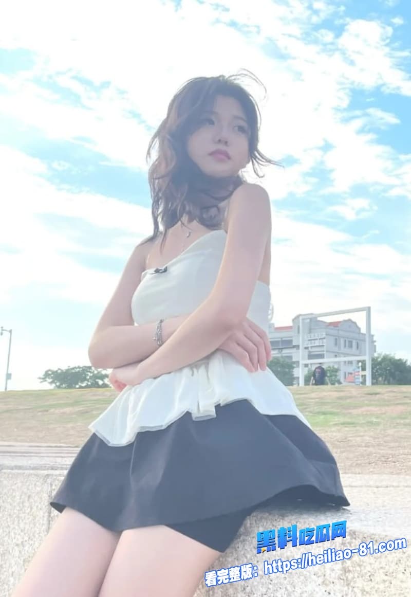 白富美巨乳学姐露脸狂吞学弟巨屌极品白虎嫩穴被各种姿势疯狂抽插到外翻5
