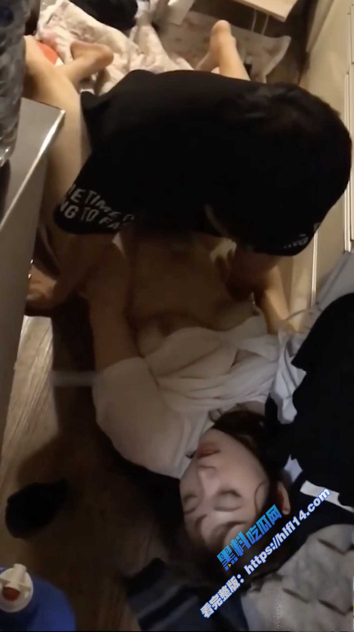 贵州高中情侣事件！女友把闺蜜灌醉给男友操 让闺蜜夺取初夜！7