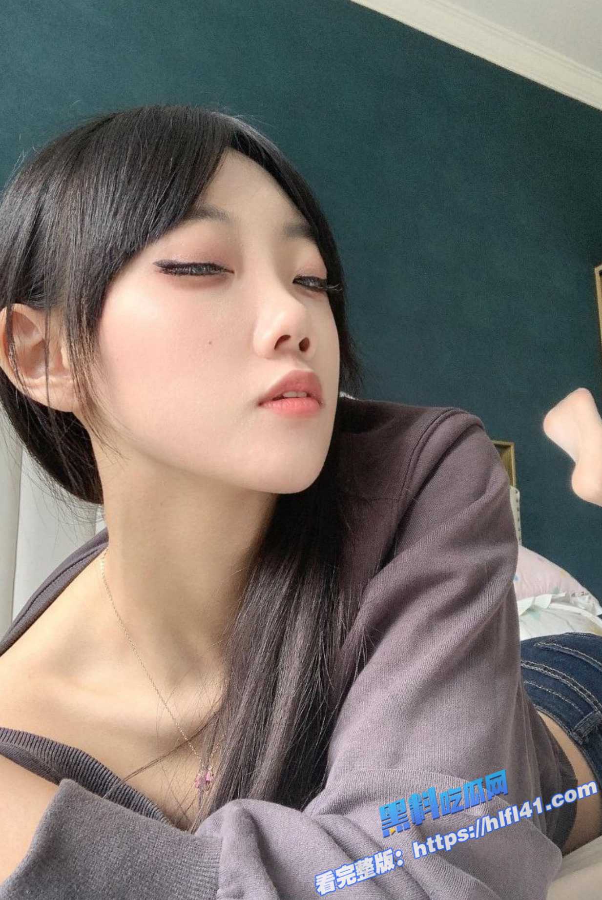抖音网红 玉子玉子 颜值女神 第二弹！高价定制视频流出 足控肉丝红丝道具自慰！1