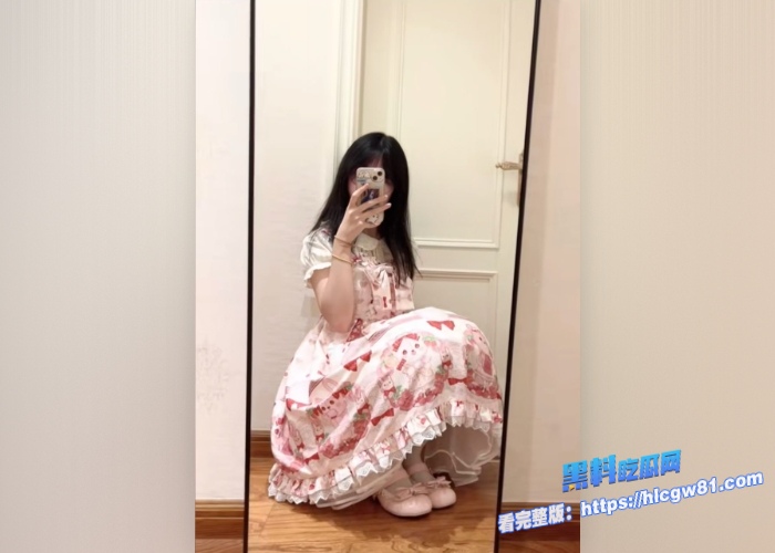 极品JK萝莉少女嫩妹小贾大尺度金主私拍自慰视频曝光白嫩稀疏无毛小穴一看使用次数少之又少太嫩了 图4