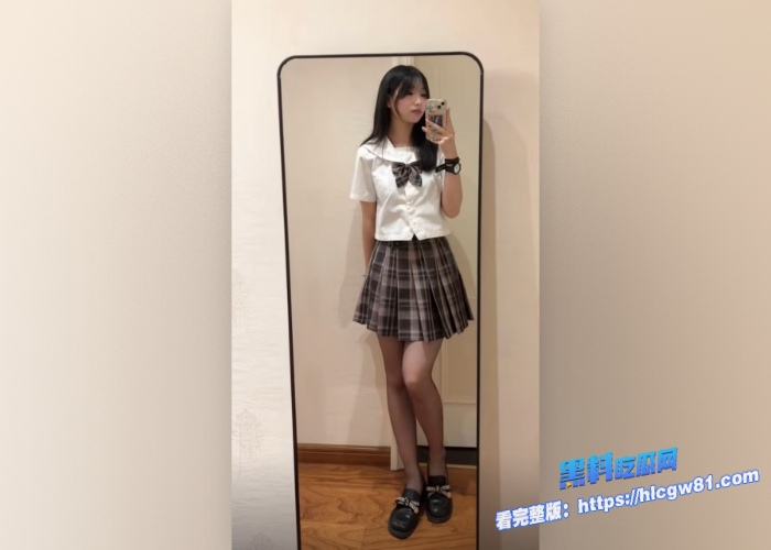 极品JK萝莉少女嫩妹小贾大尺度金主私拍自慰视频曝光白嫩稀疏无毛小穴一看使用次数少之又少太嫩了 图5
