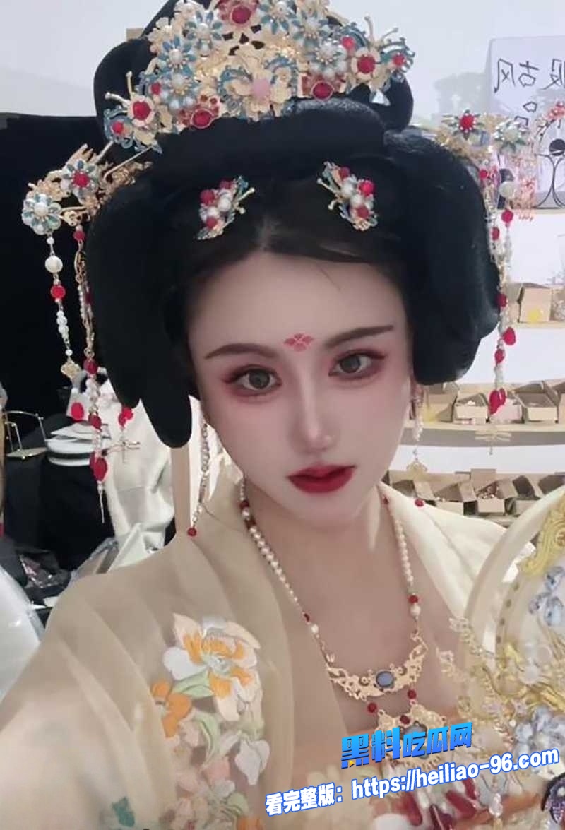 反差女神大蜜蜜3