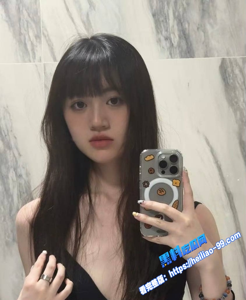 清纯眼睛妹男友开房流出2
