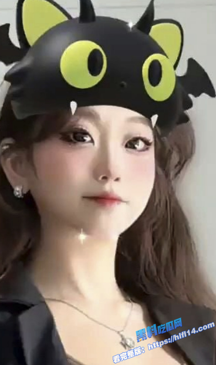抖音高颜值嫩妹主播 妍熙小不点 私发金主裸舞福利遭泄密 粉嫩小穴让人鸡动！1