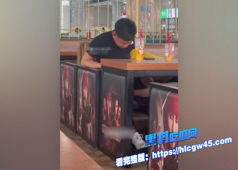 青岛技师学院食堂惊现春色一幕小姐姐公然给男友深情口交现场偷拍视频曝光 6