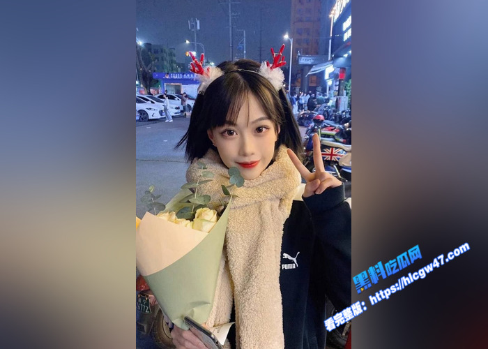 广西艺术学院校花 邓乐颖 被金主包养调教 长着娃娃脸给金主口交 表情太淫荡了1