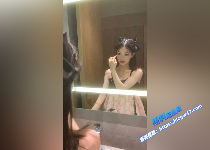 广西艺术学院校花 邓乐颖 被金主包养调教 长着娃娃脸给金主口交 表情太淫荡了5