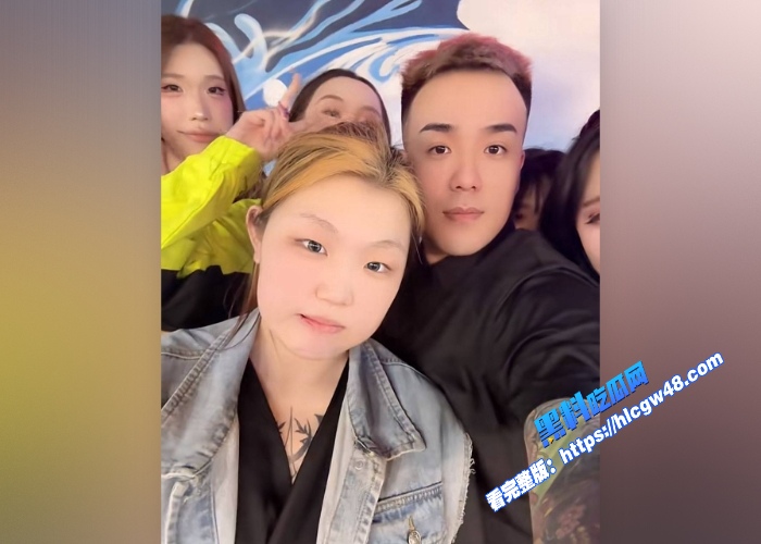沈阳精神小妹曾经上过一档采访节目被网友扒出在黄播平台直播过小骚穴被大哥暴力输出 图1 沈阳精神小妹曾经上过一档采访节目被网友扒出在黄播平台直播过小骚穴被大哥暴力输出 图1
